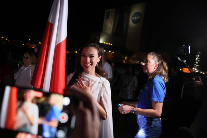 Aleksandra Uznańska-Wiśniewska miała na sobie białą suknię. 