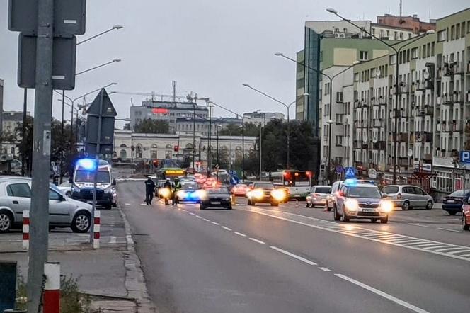 Fatalne potrącenie na przejściu dla pieszych przy ul. Wyszyńskiego. Kobieta trafił do szpitala [ZDJĘCIA]