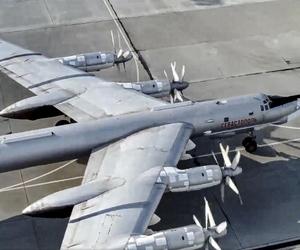 Rosjanie malują bombowce na płytach lotniska. Chcą zmylić ukraińskie drony