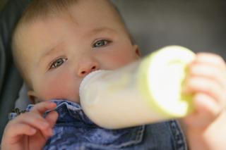 Żywienie niemowląt: białko w diecie niemowlaka