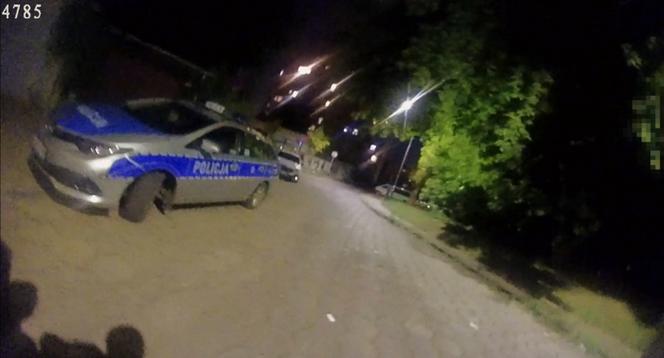 Warszawa: Awantura o miejsce parkingowe, 44-latek wyciągnął broń. Dramatyczny pościg i zatrzymanie. W domu miał mefedron