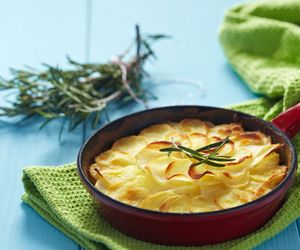 Szybki obiad: zapiekanka serowo-ziemniaczana - prosty przepis