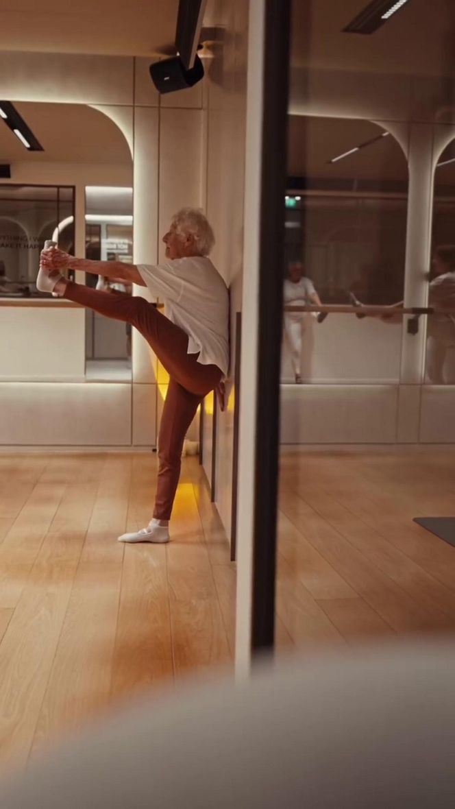 Ma 102 lata i uczy jogi! Jej nazwisko zwraca uwagę Polaków