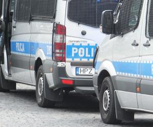 Przestępca uciekł policjantom. Trwają poszukiwania. Wykorzystał chwilę nieuwagi