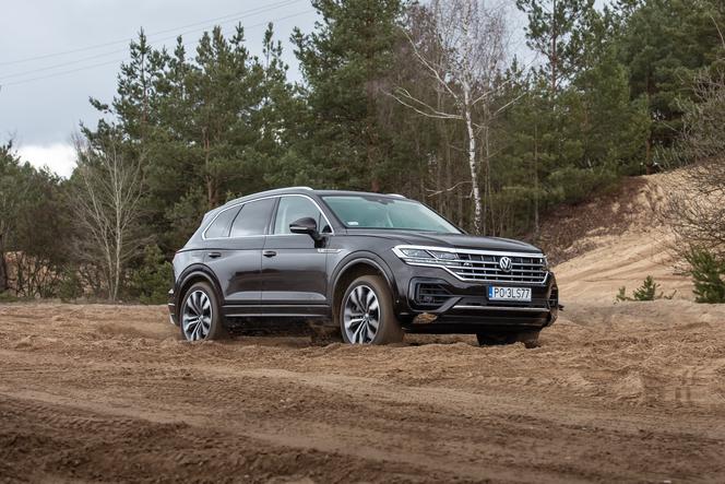 Volkswagen Touareg V8 to najlepszy Volkswagen jakiego można kupić. Widać to nie tylko po cenie - TEST, OPINIA