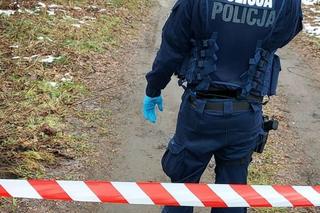 32-latek zasztyletowany pod Łodzią! Jego ciało leżało na drodze [ZDJĘCIA].