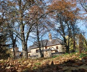 Pierwsze powojenne muzeum pod otwartym niebem powstało w Małopolsce. To tu kręcono słynne filmy