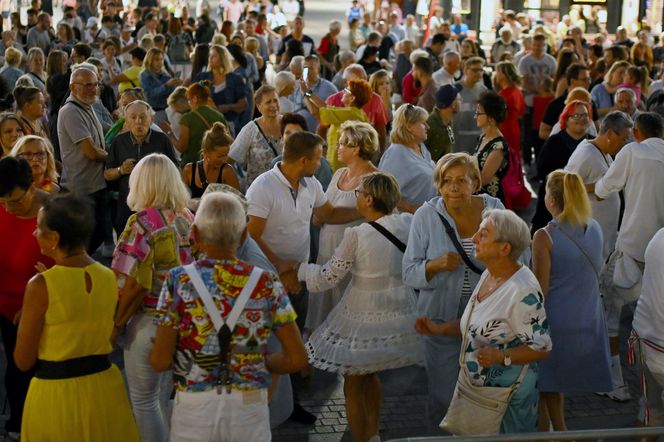 Gorące rytmy na zakończenie lata. Karnawałowy finał "Roztańczonego Wyspiańskiego" w Katowicach