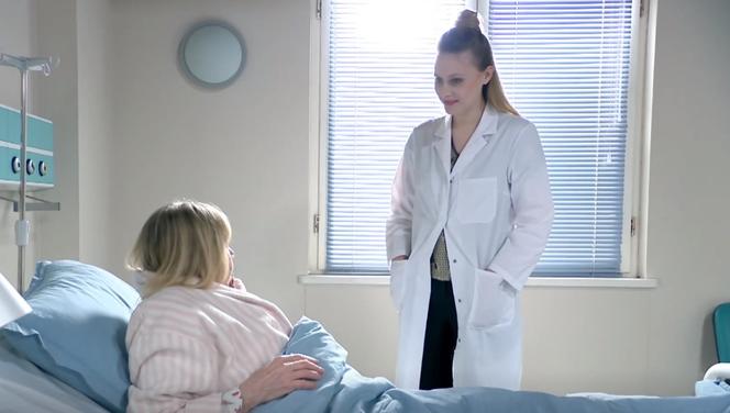 Na Wspólnej odc. 3464: Daria (Patrycja Topajew), Aniela (Tomira Kowalik)