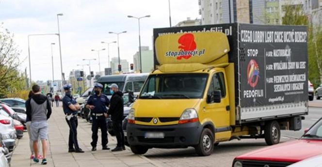Zatrzymanie kontrowersyjnej furgonetki LGBT na Ursynowie