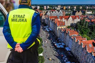 25-latek spacerował bez ubrań po Długim Targu. W biały dzień. Powiedział, co robił wcześniej