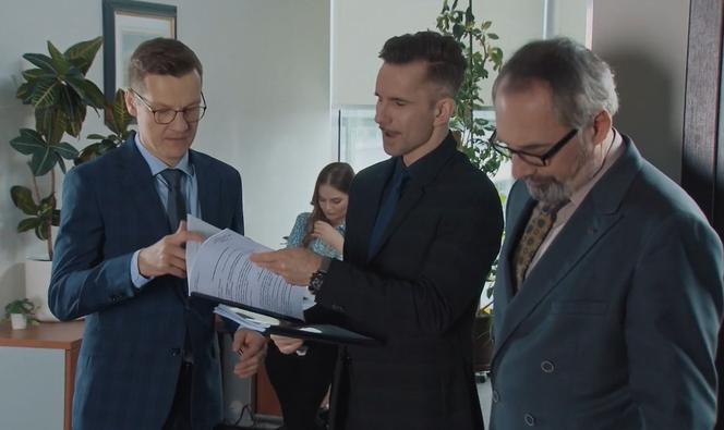 M jak miłość odc. 1663. Piotrek (Marcin Mroczek), Kamil (Marcin Bosak), Adam Werner (Jacek Kopczyński)