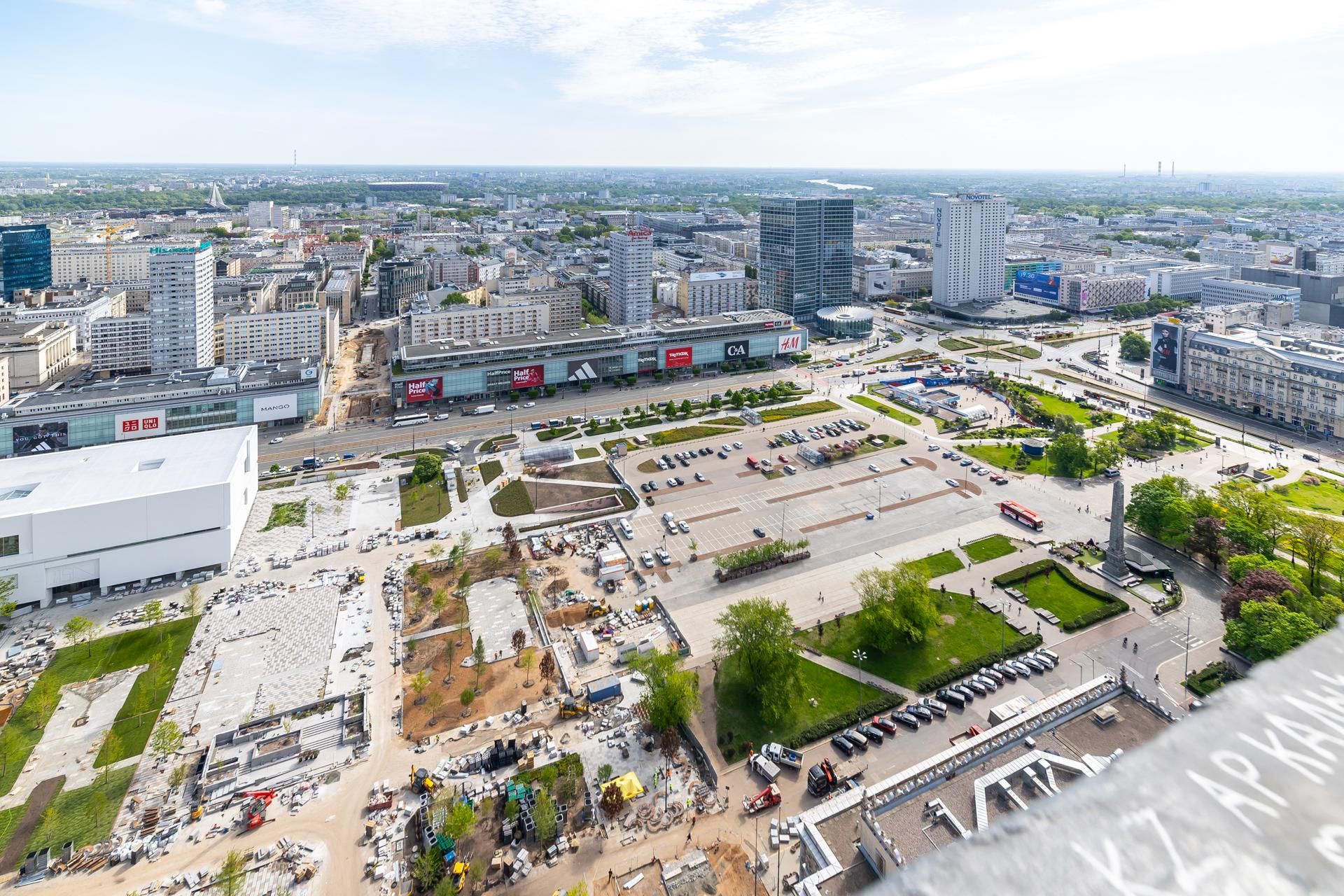 Plac Centralny i Muzeum Sztuki Nowoczesnej w 2025 r.