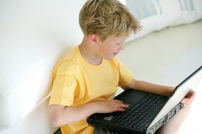 Dziecko, komputer, laptop