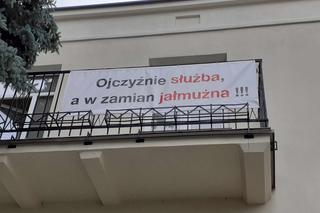 Akcja protestacyjna jest kolejnym działaniem w sporze zbiorowym pracowników MOPR z pracodawcą. Trwa on od 19 lutego br. 