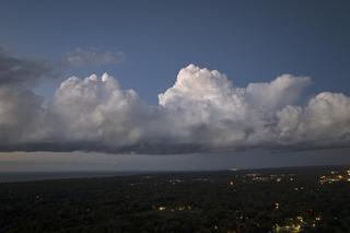 Sennik – słońce, deszcz, burza, gradobicie, mżawka – co znaczą sny o meteorologiczne?