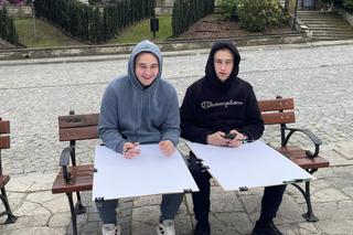 Młodzież ze Skarżyska na planie Ojca Mateusza w Sandomierzu. 