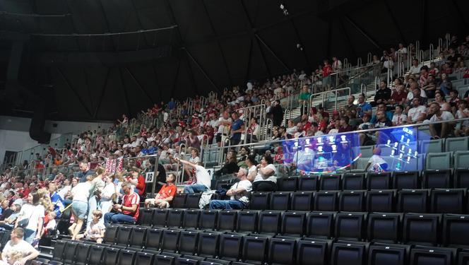 Euro 2024. Tysiące fanów piłki nożnej w Strefie Kibica w hali Urania w Olsztynie. Zobacz zdjęcia!