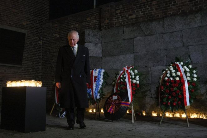 Karol III uczcił w Auschwitz pamięć ofiar Holokaustu