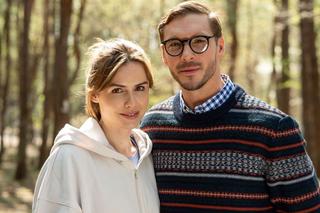 Na dobre i na złe odc. 860. Hania (Marta Żmuda Trzebiatowska), Miłosz (Mikołaj Roznerski)
