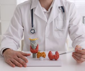 Czy niedoczynność tarczycy daje objawy psychiatryczne?