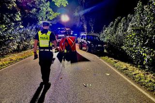 Śmiertelny wypadek pod Słupskiem. Motocyklista wjechał prosto pod land rovera [ZDJĘCIA]