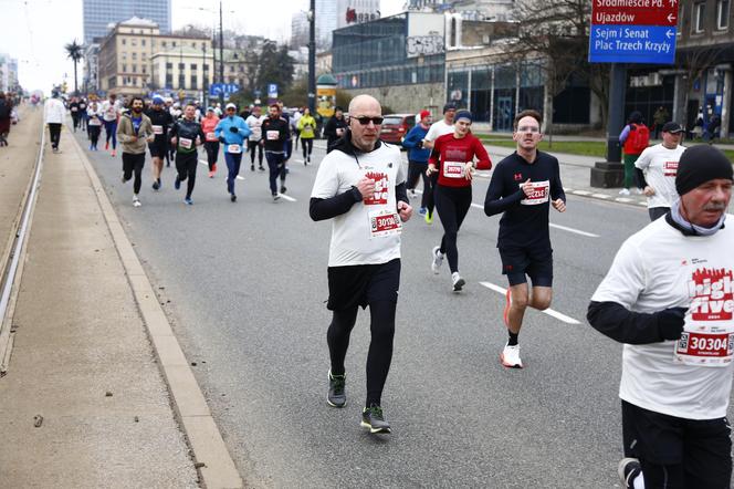 Bieg na Piątkę 2024, Warszawa - zdjęcia. Biegłeś? Szukaj się w galerii!