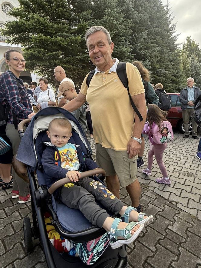 Ruszyła 47. Pielgrzymka Diecezji Radomskiej na Jasną Górę. Modlitwa i śpiew