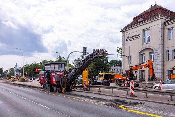 Wisłostrada. Budowa przejścia do kładki przez Wisłę