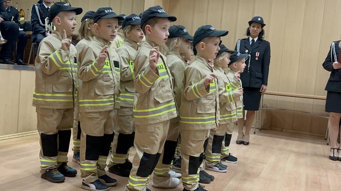 Chcą zostać strażakami! Popularność dziecięcych drużyn pożarniczych rośnie