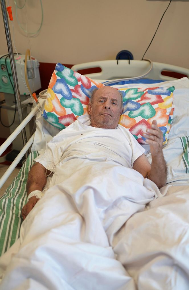 Pan Bolesław Strzeliński dwa dni leżał na podłodze. Uratował go dzielnicowy