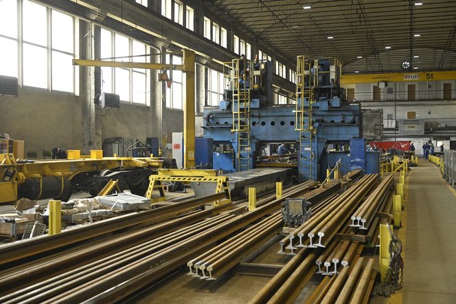 Kraków buduje Warszawie plac Zawiszy. Byliśmy w fabryce, gdzie powstanie 121 elementów wielkiej układanki