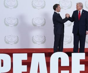 Emmanuel Macron i Donald Trump w Sharm el-Sheikh