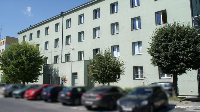 Łęczyca. Tajemnicza śmierć w komendzie policji! Znaleziono ciało 43-latka