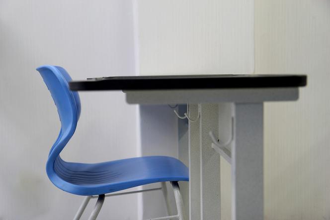Dwa tygodnie bez normalnych lekcji. Wszystko z powodu braku ławek i krzeseł