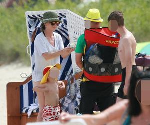 Agnieszka Radwańska przyłapana na plaży. Nie da się oderwać wzroku od jej figury. Poszła na całość i nie mogła sobie tego odmówić