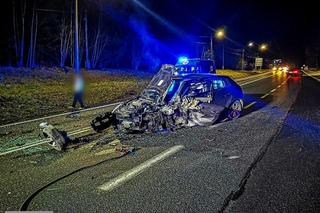 Z samochodów zostały wraki, dwie osoby ranne