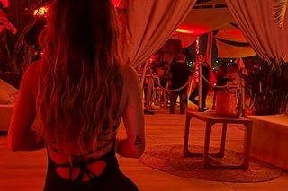 Nocne szaleństwo Dody! Maska królika i seksowna mini