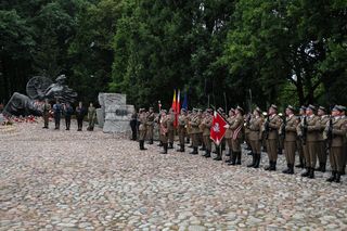 Uroczystość pod pomnikiem Polegli Niepokonani (1.08.2025)