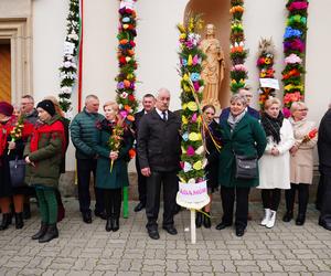 Rekordowe palmy i kiermasz świąteczny w Krynkach