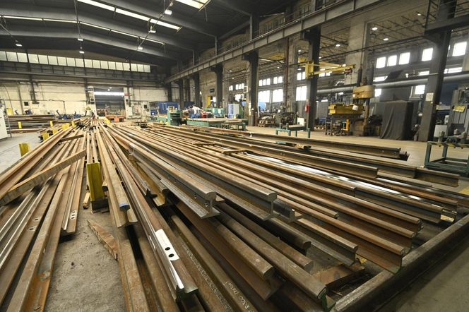 Kraków buduje Warszawie plac Zawiszy. Byliśmy w fabryce, gdzie powstanie 121 elementów wielkiej układanki