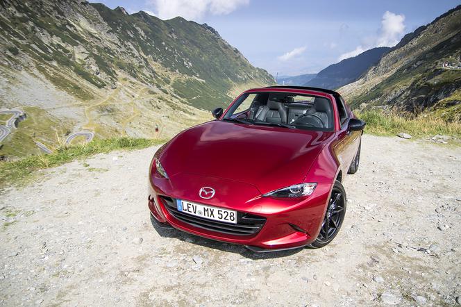 Droga Transfogaraska wciąga bez reszty. TEST Mazdy MX-5 RF po liftingu na jednej z najpiękniejszych tras świata