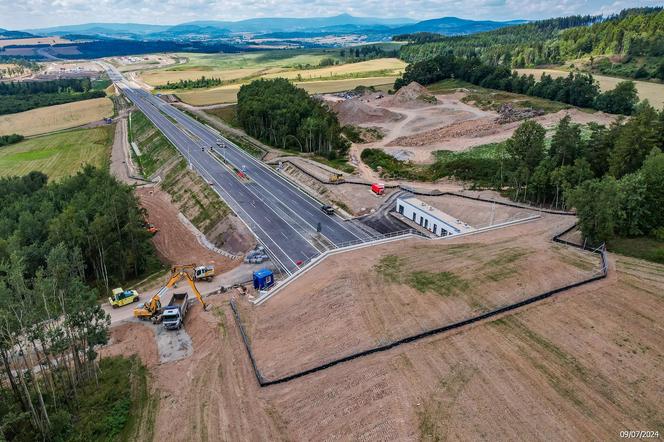 Odcinek Bolków – Kamienna Góra liczy w sumie nieco ponad 16 kilometrów długości. W dłuższym tunelu będzie odcinkowy pomiar prędkości