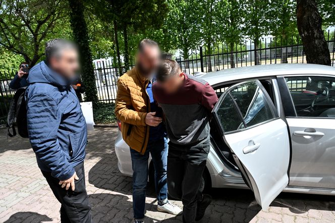 2,5 letnia dziewczynka zmarła w wyniku poparzeń i skrajnego odwodnienia. Rodzice zastępczy usłyszeli zarzuty