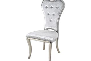 Pikowane krzesło w stylu glamour