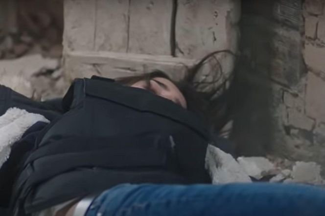 Duygu i Ali wezmą udział w policyjnej operacji. To tam Duygu zostanie postrzelona! 