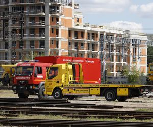 Kontrolowane zderzenie pociągu z osobówką