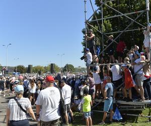 Święto Wojska Polskiego w Warszawie. Tłumy przyszły obejrzeć defiladę