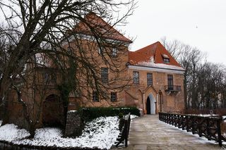 Zamek w Oporowie ma niezwykłą historię 