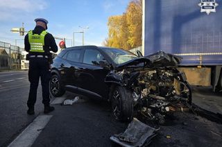 Dramatyczne sceny na DK1 w Pszczynie! 26-letni kierowca w szpitalu po zderzeniu z tirem